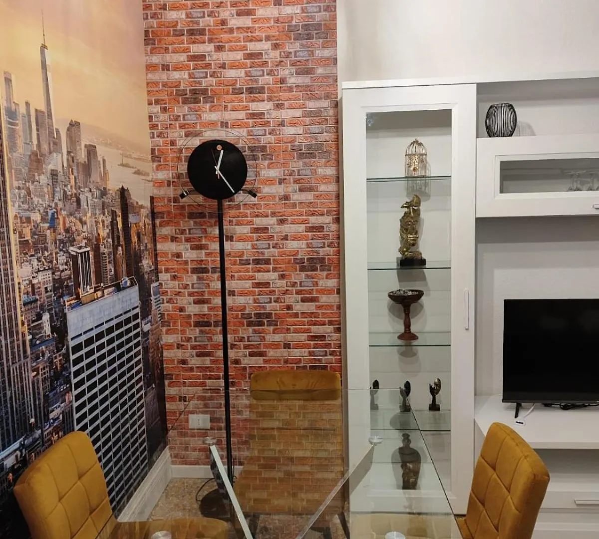P I G N E T O Renovated Flat Apartment Rome Italy