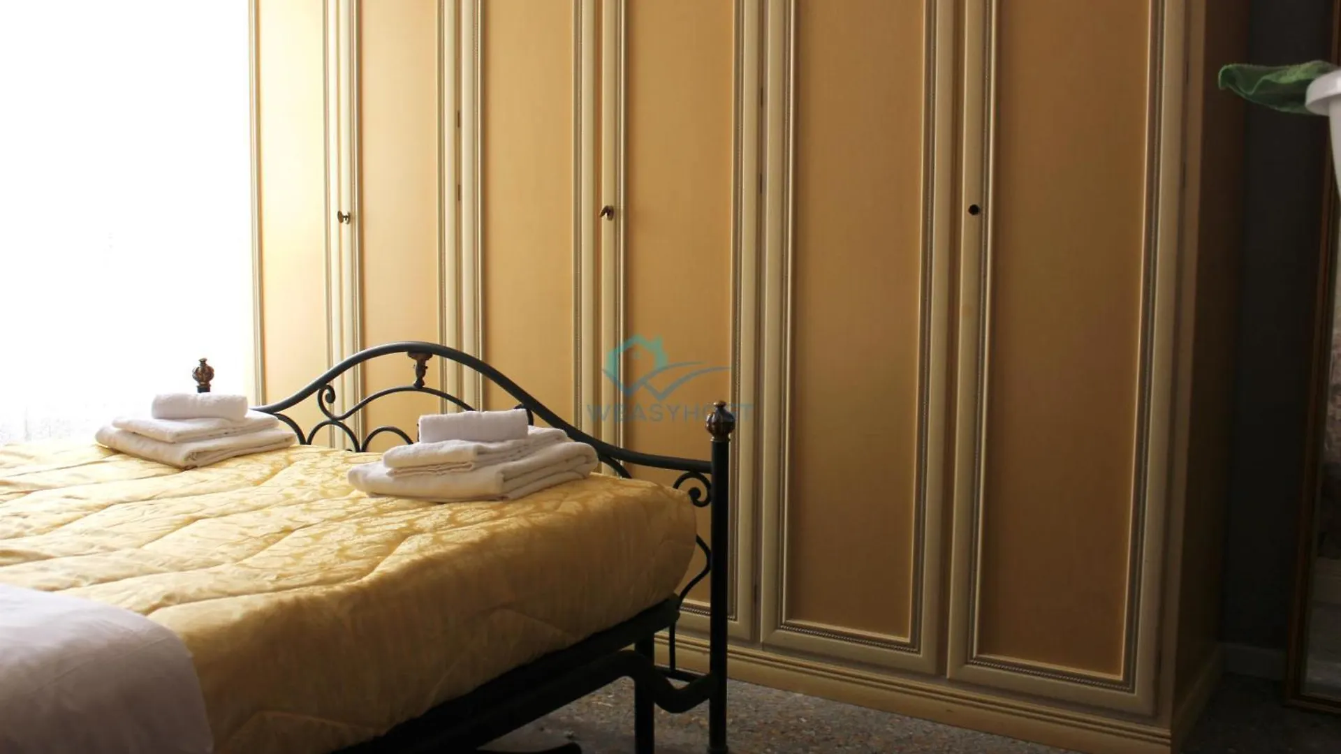 P I G N E T O Renovated Flat Apartment Rome Italy